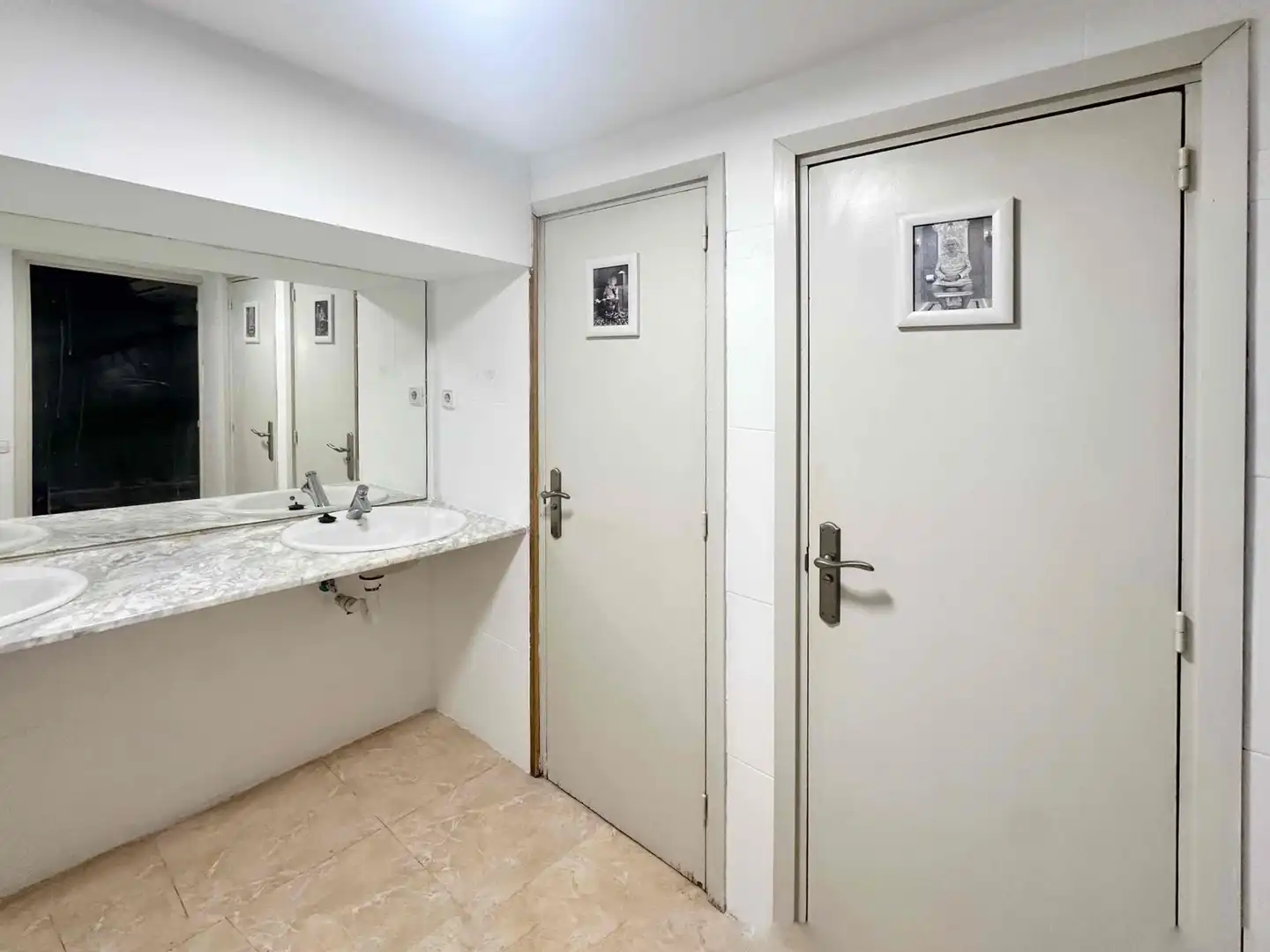 Bathroom of Commercial properties for sale in Vilassar de Mar