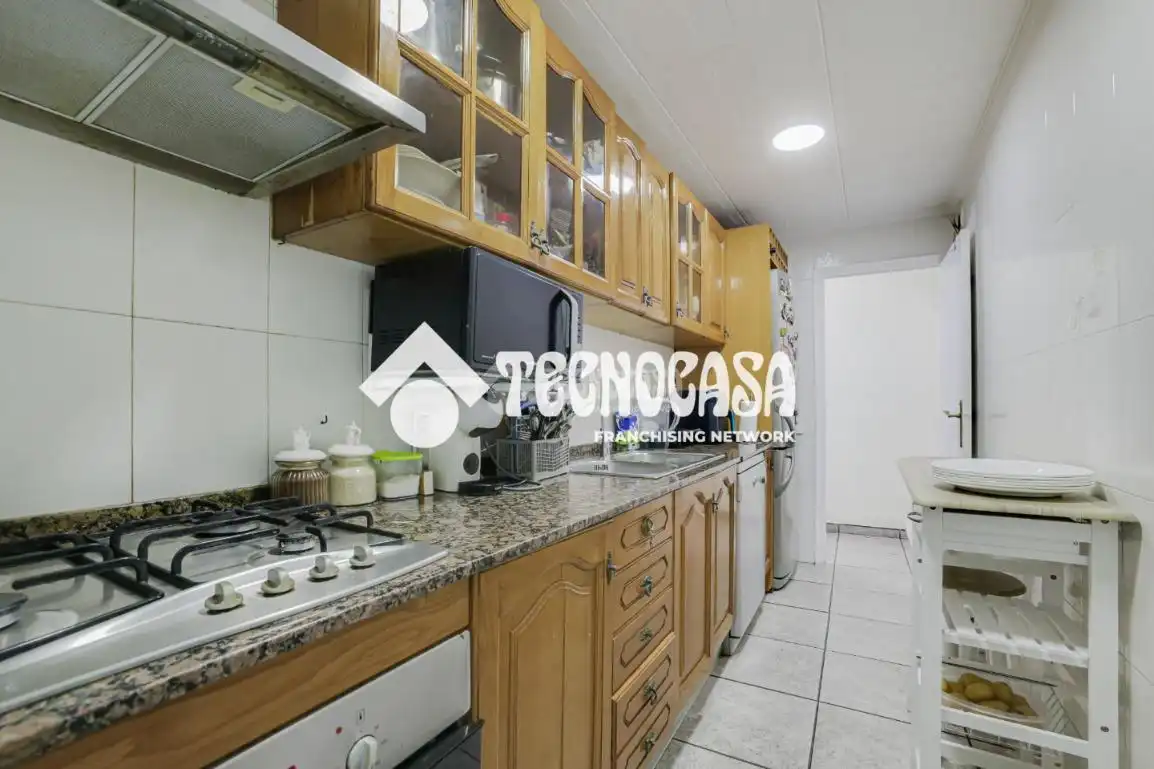 Cocina de Piso en venta en Sant Adrià de Besòs con Calefacción y Balcón