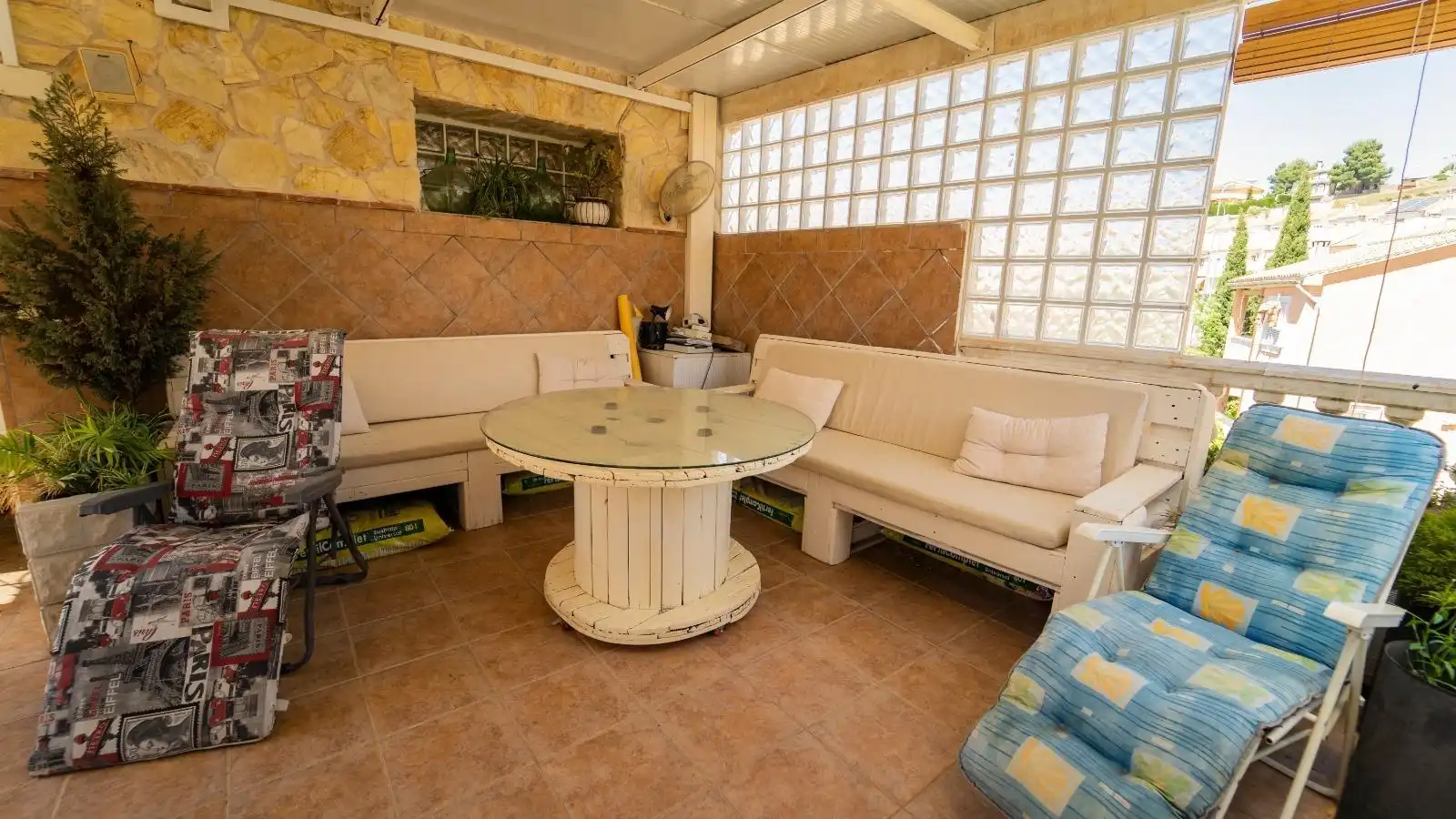 Terraza de Casa o chalet de alquiler en Huétor Vega con Aire acondicionado, Piscina y Amueblado