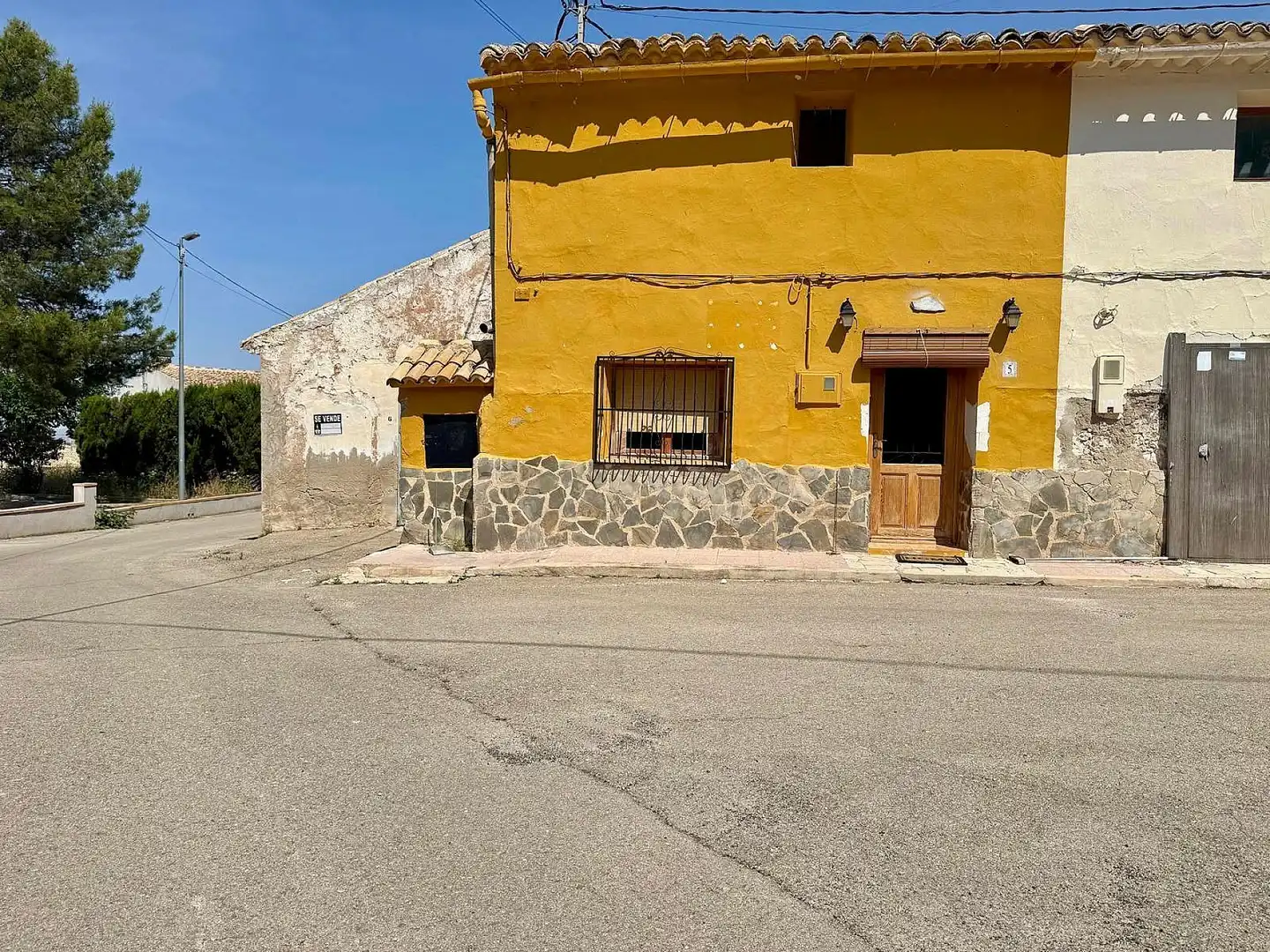 Vista exterior de Dúplex en venta en El Pinós / Pinoso con Terraza