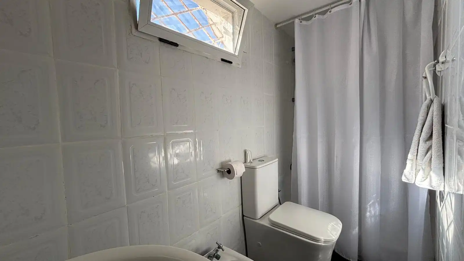 Badezimmer von Einfamilien-Reihenhaus zum Verkauf in Cartagena mit Klimaanlage, Heizung und Terrasse