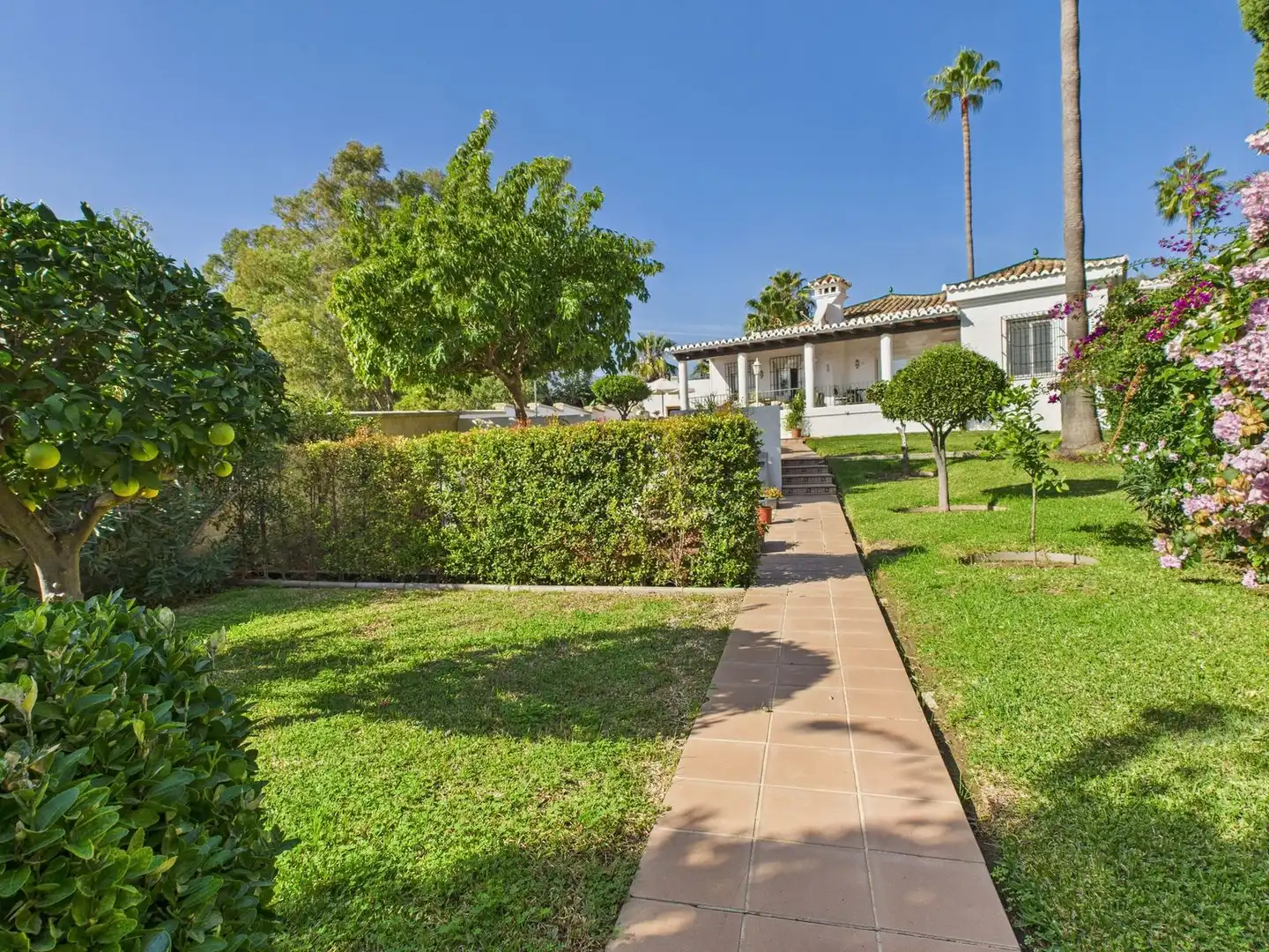 Jardín de Casa o chalet en venta en Estepona con Aire acondicionado, Terraza y TV