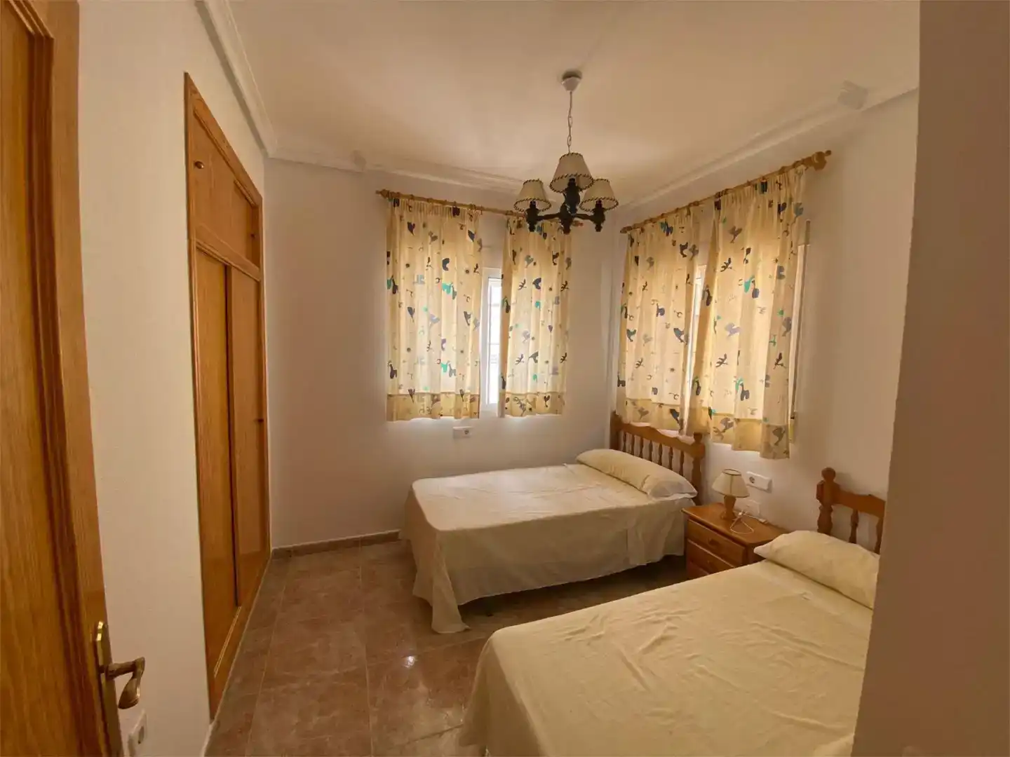 Habitación de Dúplex de alquiler en Pilar de la Horadada con Aire acondicionado, Trastero y Amueblado
