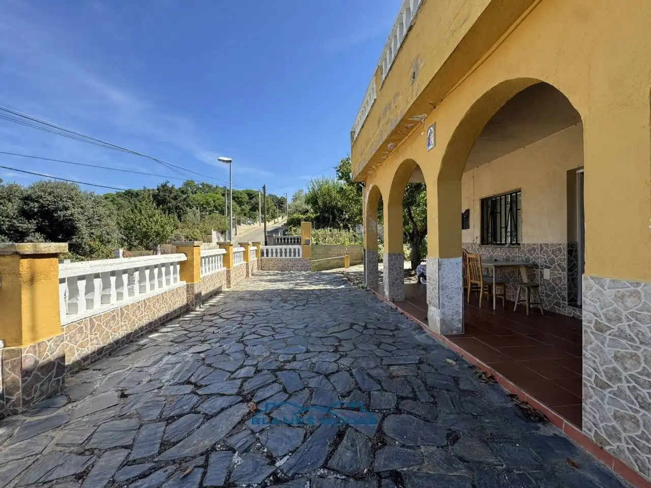 Casa con piscina en venta en Avenida Argimont 0, imagen 3