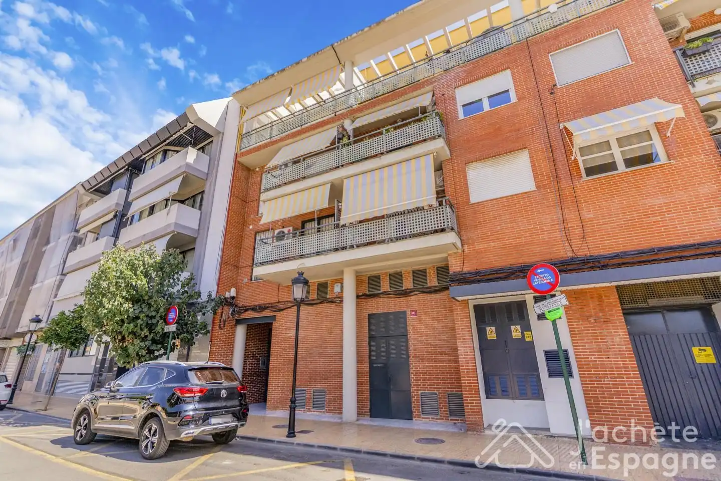 Vista exterior de Pis en venda en L'Eliana amb Aire condicionat, Terrassa i Moblat