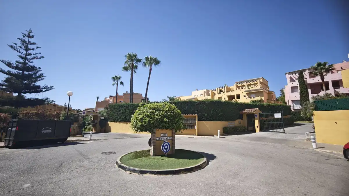 Vista exterior de Apartament en venda en San Pedro de Alcántara