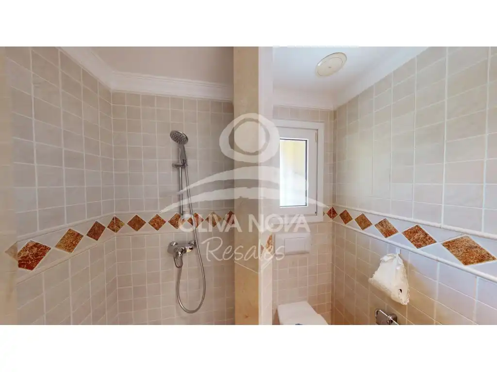 Baño de Casa o chalet en venta en Oliva con Terraza y Piscina