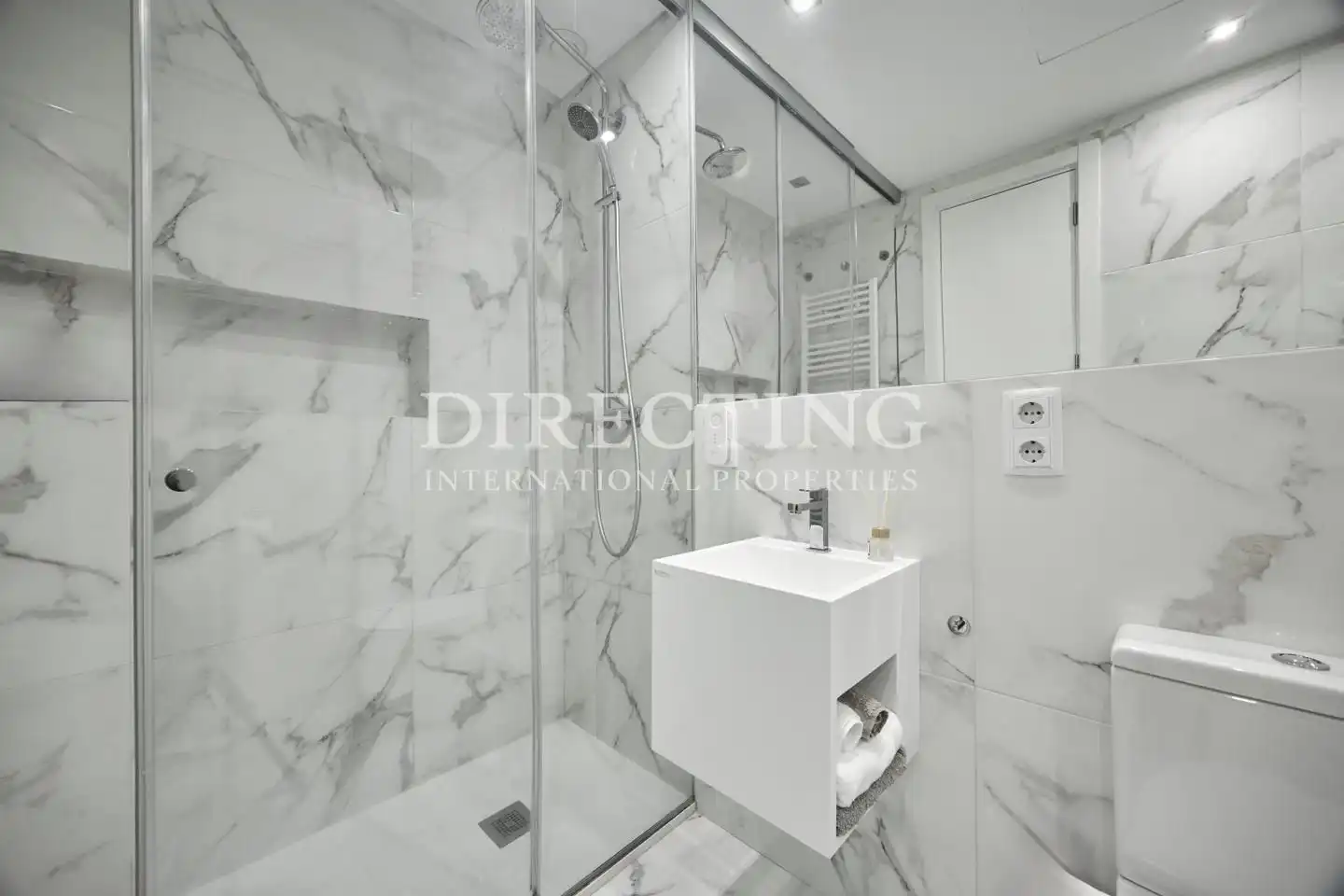 Badezimmer von Maisonette zum Verkauf in Madrid mit Klimaanlage, Heizung und Möbliert