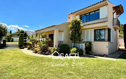 Vista exterior de Casa o xalet en venda en El Vendrell amb Terrassa i Piscina