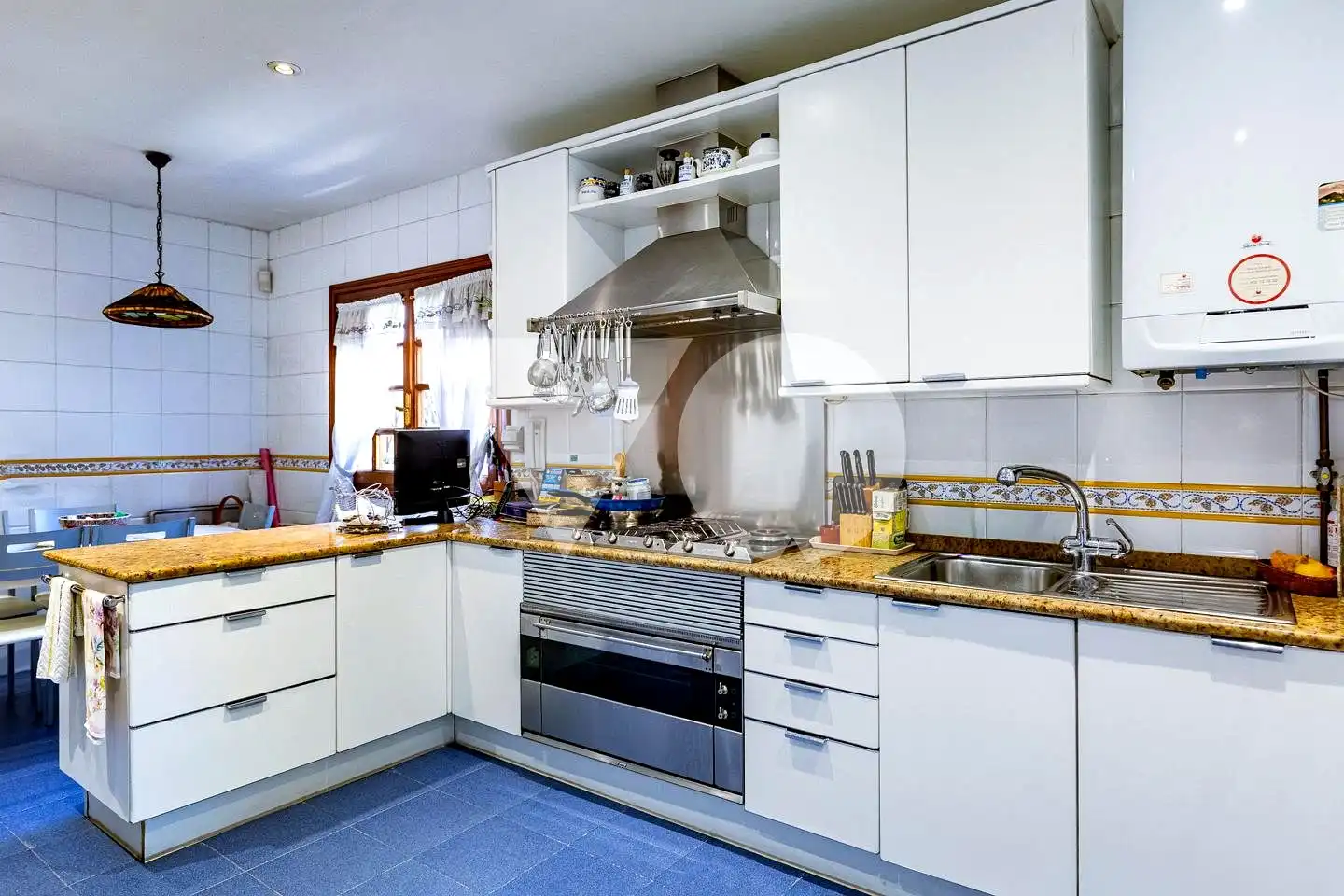 Cocina de Casa o chalet en venta en Madrid con Aire acondicionado, Calefacción y Jardín privado