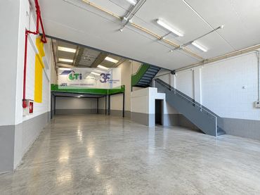 Nau industrial en venda a CALLE AJEDREA