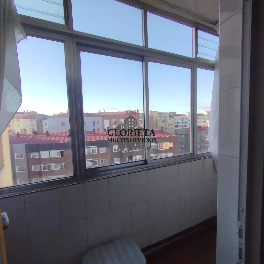 Habitación de Piso en venta en Vigo  con Calefacción, Parquet y Terraza