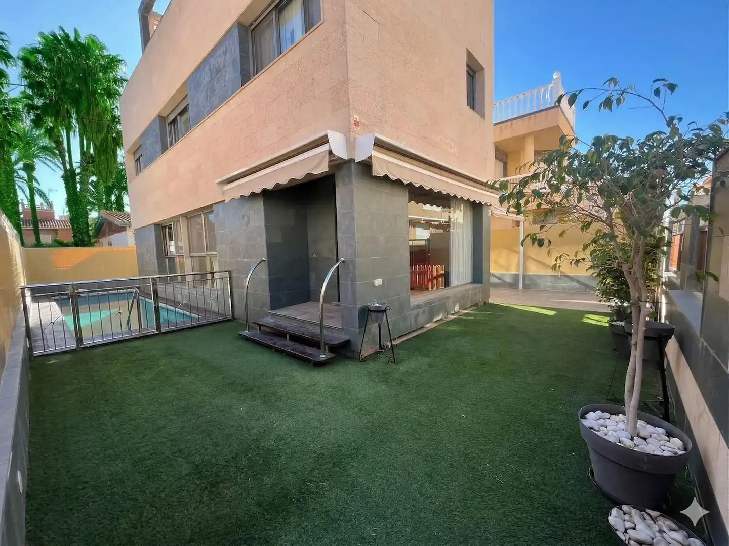 Exterior view of Houses for sale in San Pedro del Pinatar  with Air Conditioner, Heating and Terrace