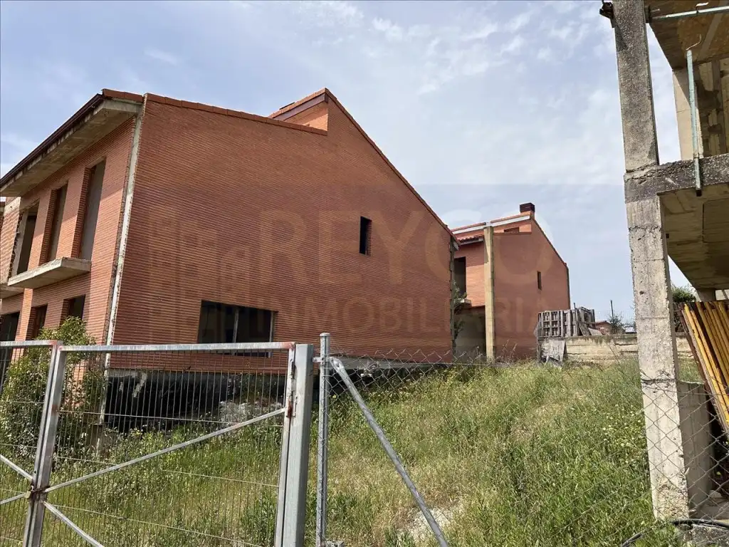 Buildings for sale in Briones