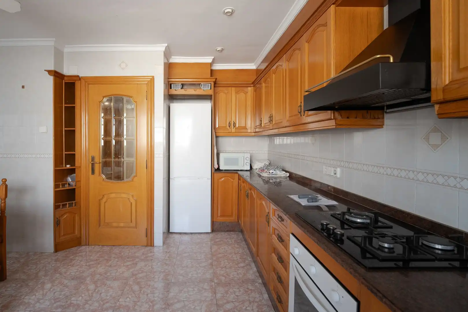 Küche von Wohnung zum Verkauf in Valencia mit Klimaanlage, Privatgarten und Abstellraum
