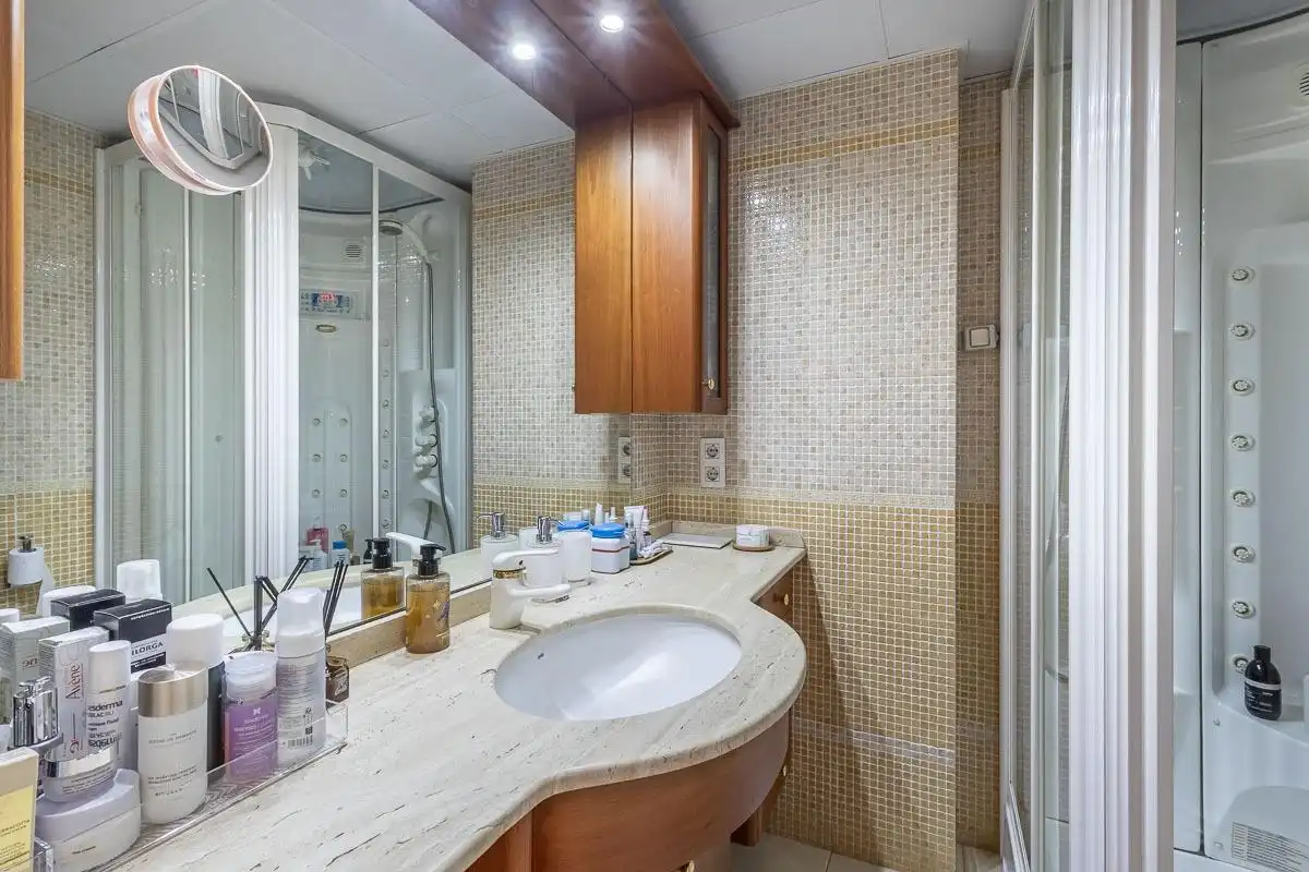 Baño de Piso en venta en Granada con Aire acondicionado, Calefacción y Trastero