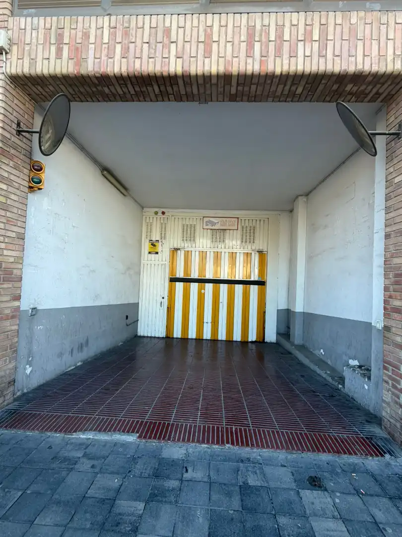 Individual con ascensor en venta en Avinguda del Doctor Fleming 37, imagen 2