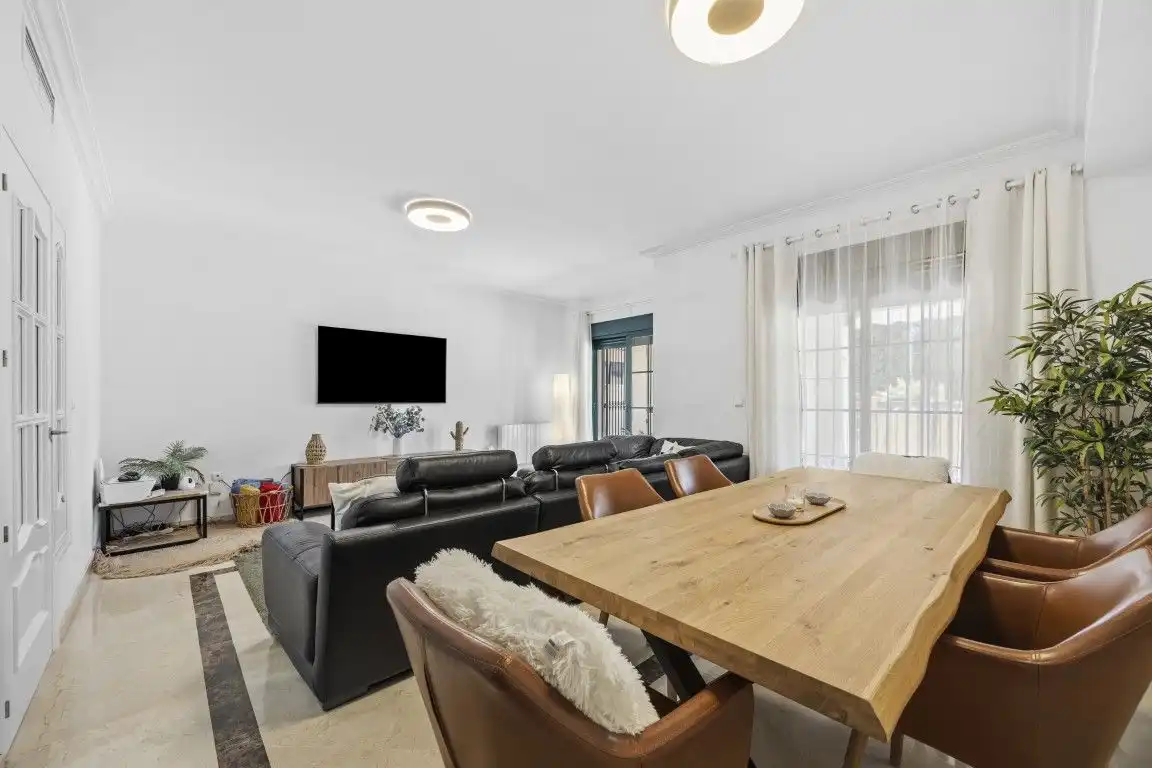 Living room of Detached homes for sale in Marbella  with Air Conditioner, Heating and Private garden