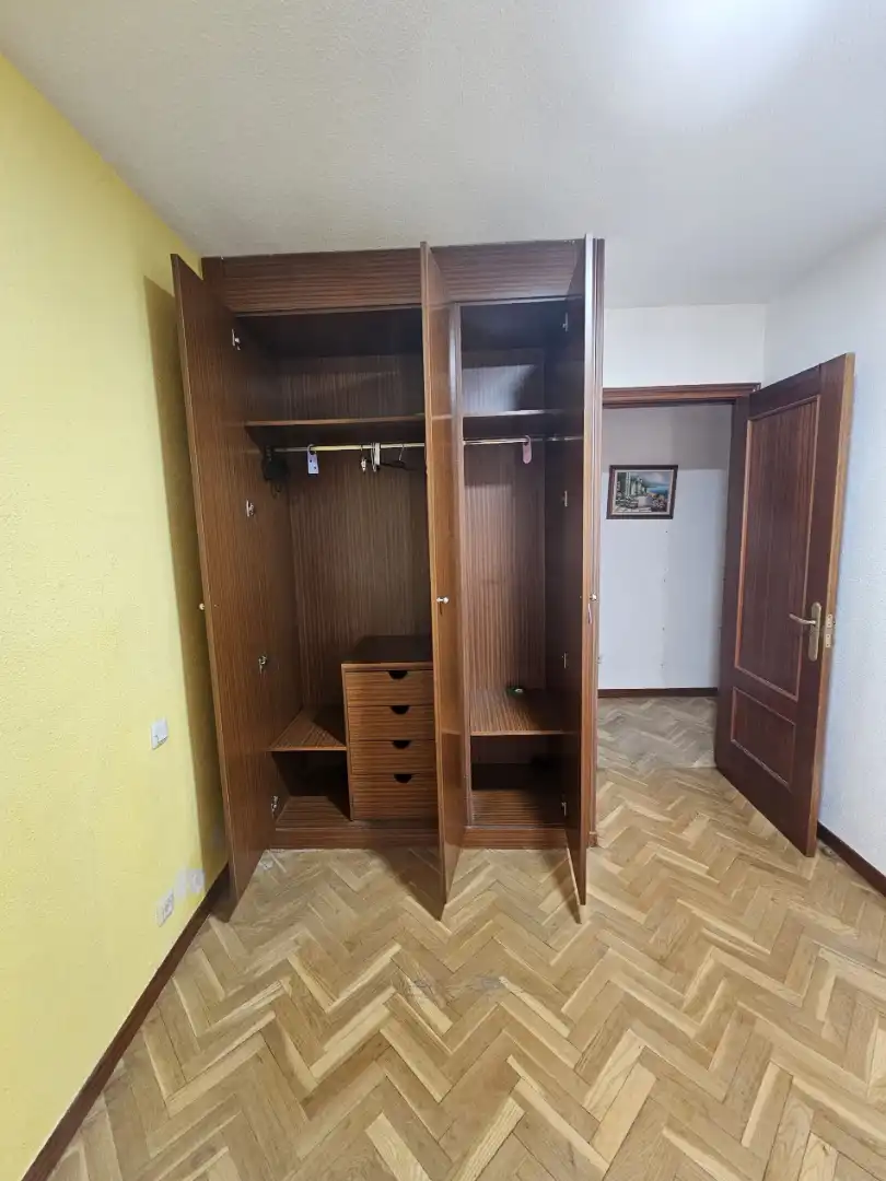 Bedroom of Flat for sale in Fuenlabrada  with Air Conditioner, Heating and Parquet flooring