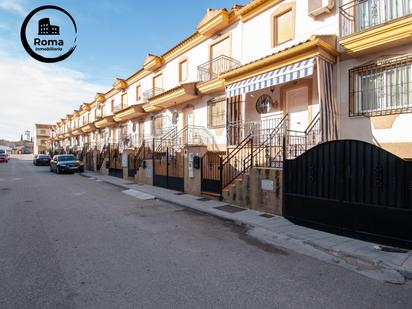 Exterior view of Single-family semi-detached for sale in Cijuela  with Heating, Swimming Pool and Balcony