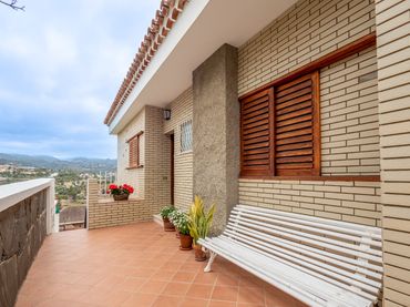 Villa avec jardin à vendre à Calle Pablo León A