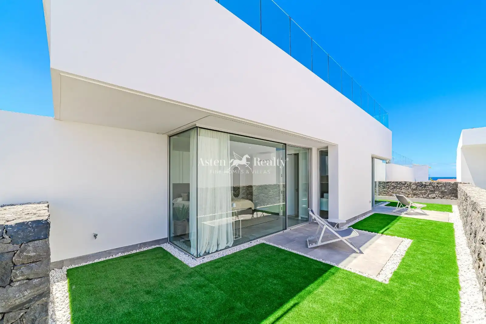 Vista exterior de Casa o chalet en venta en Adeje con Aire acondicionado, Calefacción y Jardín privado