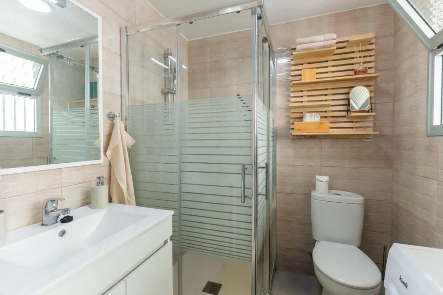 Baño de Estudio de alquiler en Puerto de la Cruz con Terraza y Balcón