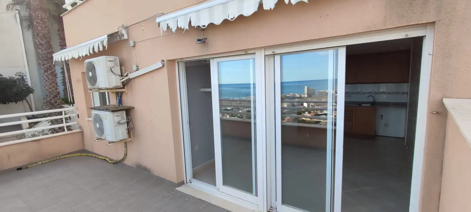 Vista exterior de Apartamento en venta en Peñíscola / Peníscola con Aire acondicionado, Terraza y Alarma