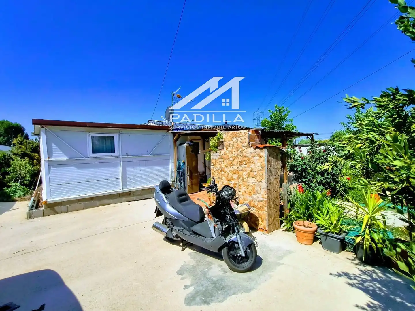 Parking of Houses for sale in Otero  with Air Conditioner and Heating