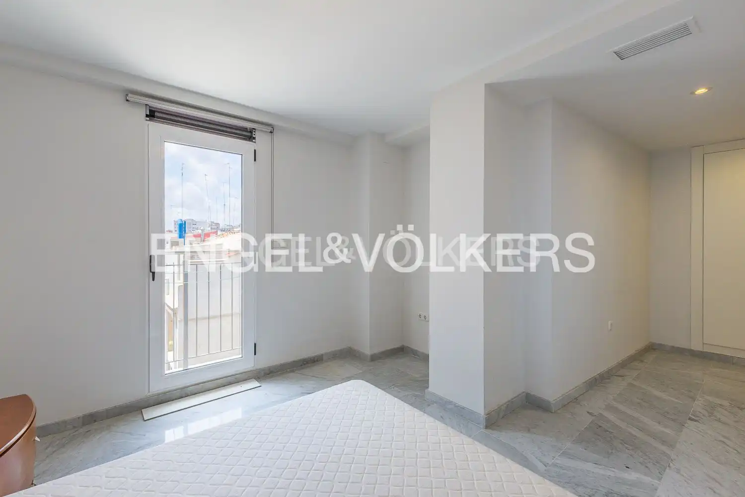Habitación de Piso en venta en Valencia con Aire acondicionado, Calefacción y Terraza