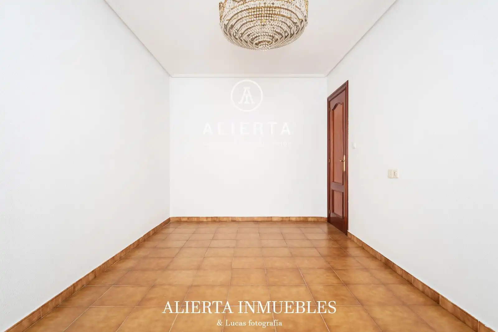 Vista exterior de Casa o chalet en venta en Zaragoza con Calefacción y Trastero