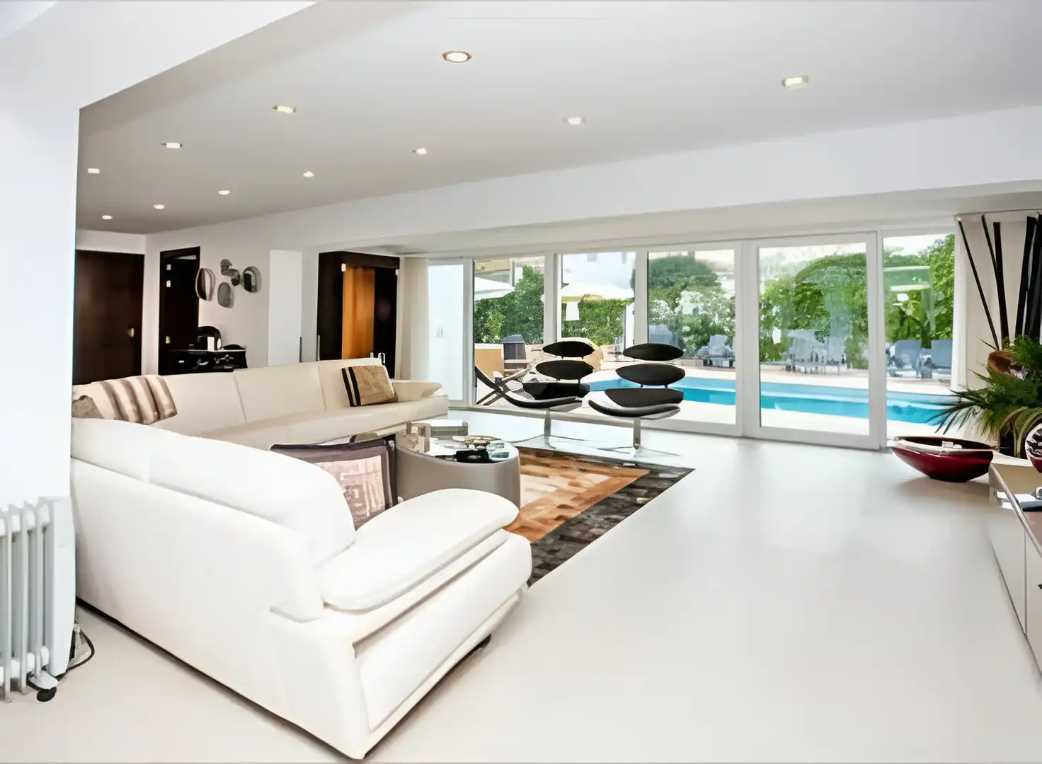 Casa con piscina en venta en San Pedro de Alcántara, imagen 2