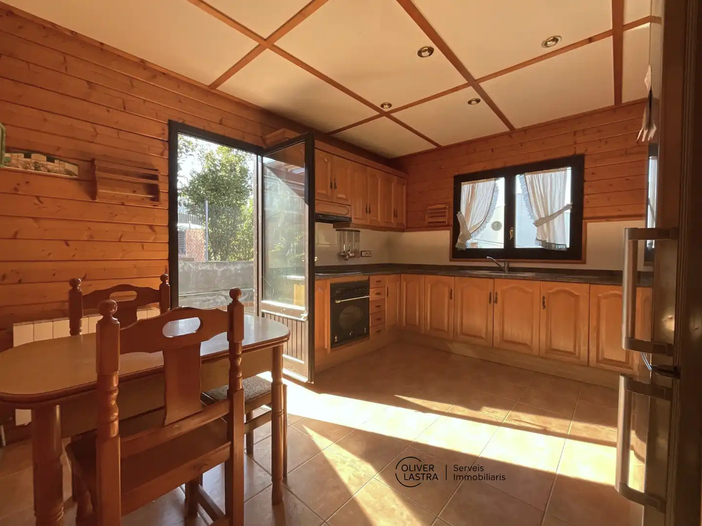 Cocina de Casa o chalet en venta en Sant Andreu de la Barca con Aire acondicionado, Calefacción y Jardín privado