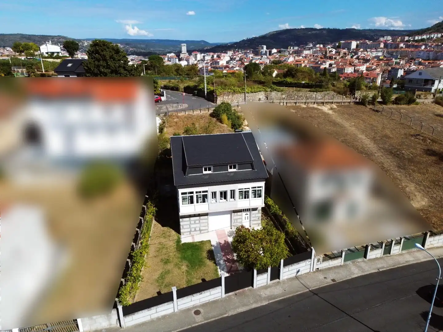 Vista exterior de Casa o chalet en venta en Ourense Capital  con Calefacción, Jardín privado y Balcón