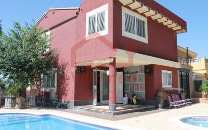 Vista exterior de Casa o xalet en venda en La Pobla de Vallbona amb Aire condicionat, Terrassa i Piscina