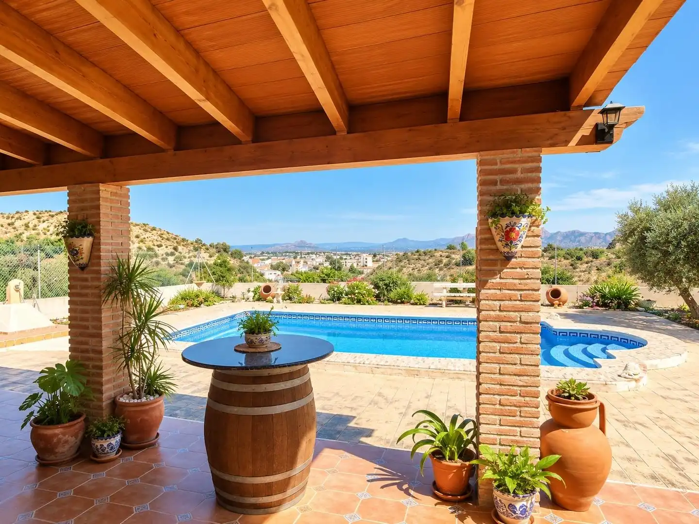 Detached house with pool for sale in Camino de Garay