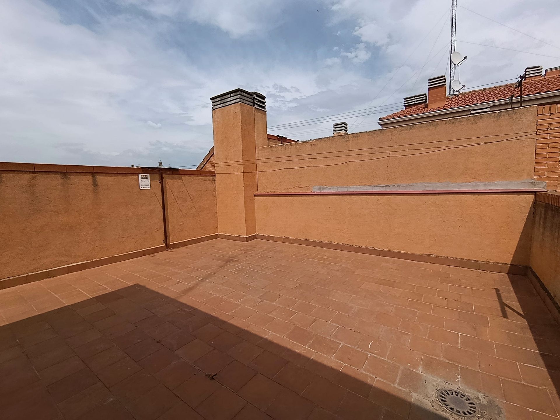 Terrassa de Pis de lloguer en  Madrid Capital amb Calefacció, Parquet i Moblat