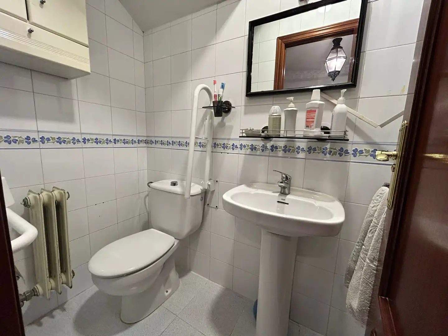 Baño de Casa adosada en venta en Granada con Aire acondicionado, Calefacción y Terraza