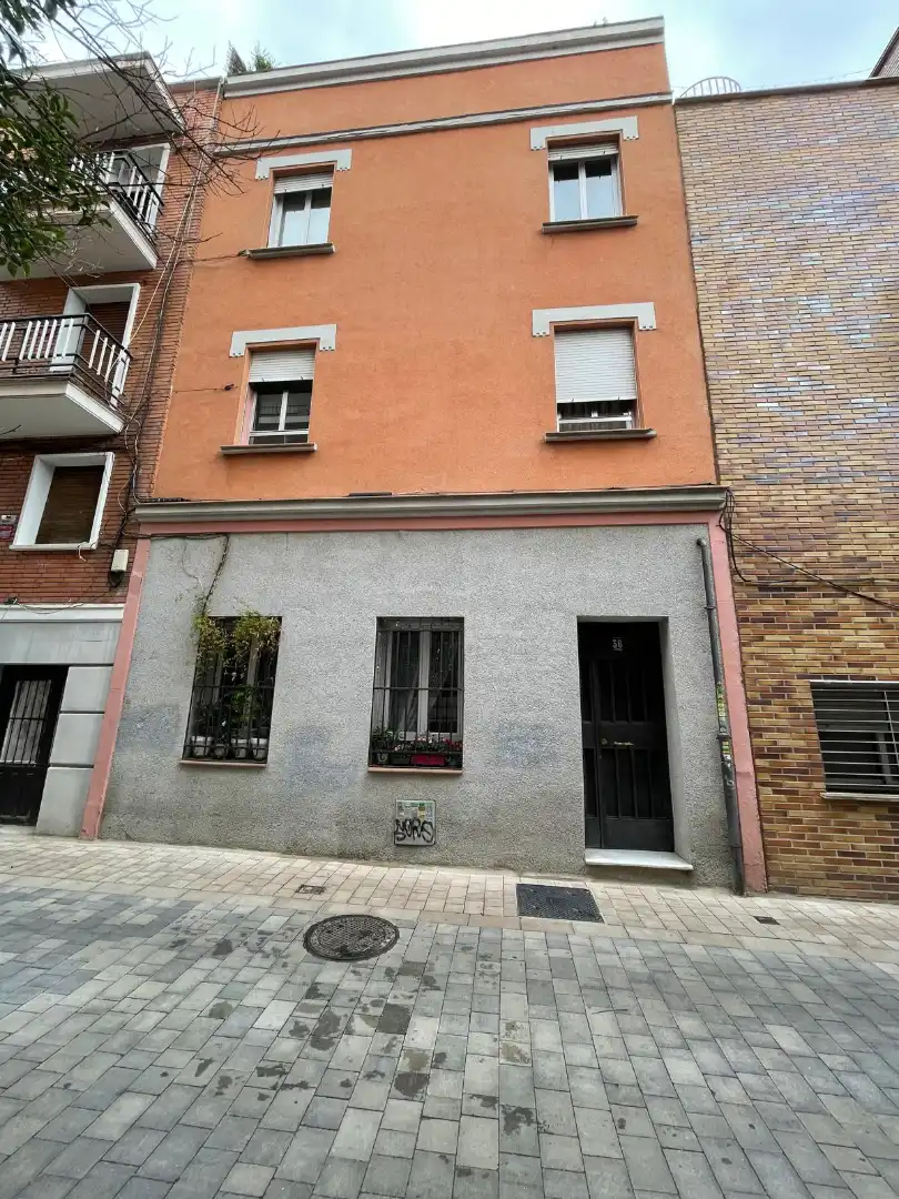 Vista exterior de Piso en venta en Madrid con Calefacción, Amueblado y Horno
