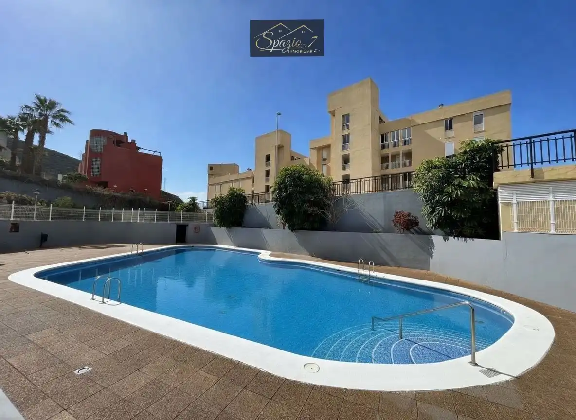 Piscina de Dúplex en venta en Candelaria con Aire acondicionado, Amueblado y Horno