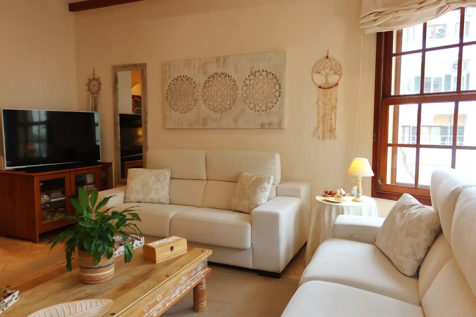 Wohnzimmer von Erdgeschoss zum Verkauf in  Palma de Mallorca mit Klimaanlage, Privatgarten und Abstellraum