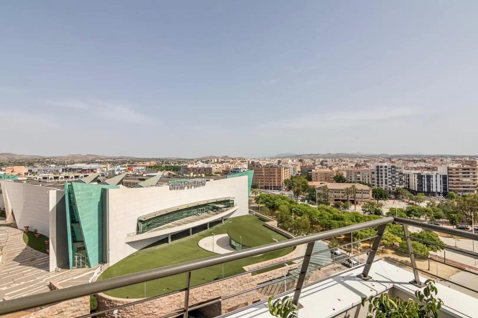 Vista exterior de Àtic en venda en Elche / Elx amb Aire condicionat, Terrassa i Traster