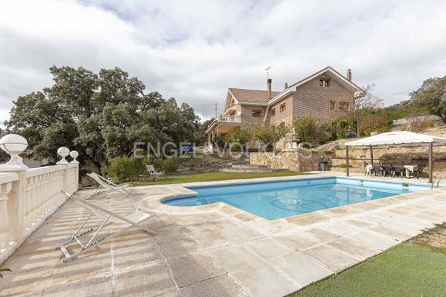 Casa-chalet en Venta en Cerro Alarcón