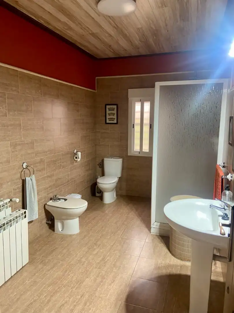 Baño de Casa o chalet en venta en Villarrubia de los Ojos con Aire acondicionado, Calefacción y Jardín privado