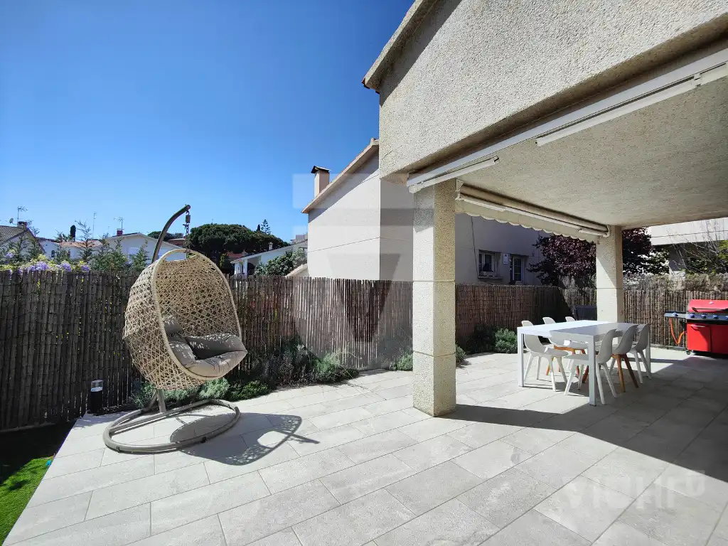 Terrassa de Casa o xalet en venda en El Masnou amb Aire condicionat, Calefacció i Jardí privat