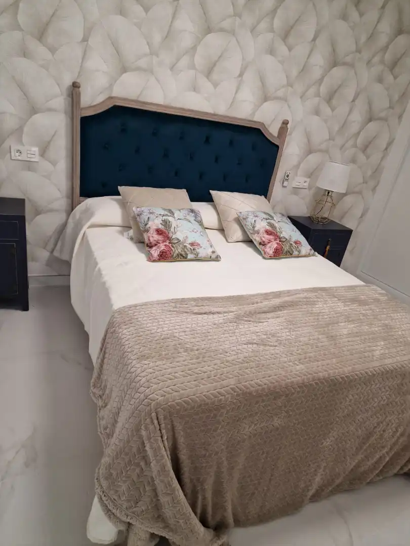 Bedroom of Flat for rent in Granada  with Air Conditioner, Furnished and Microwave