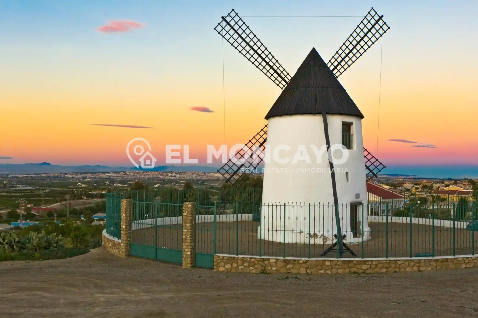 Vista exterior de Casa o xalet en venda en Rojales amb Jardí privat, Terrassa i Piscina