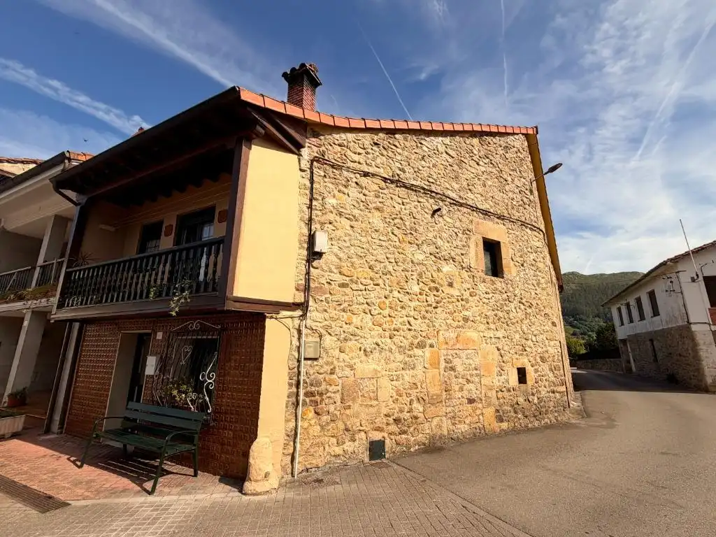 Exterior view of Houses for sale in San Felices de Buelna  with Heating, Private garden and Storage room