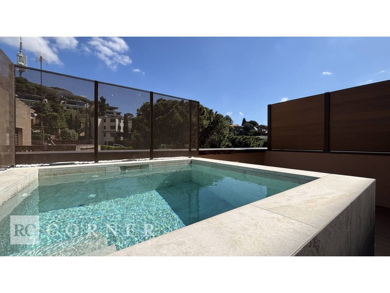Swimming pool of Flat for sale in  Barcelona Capital  with Air Conditioner, Heating and Parquet flooring