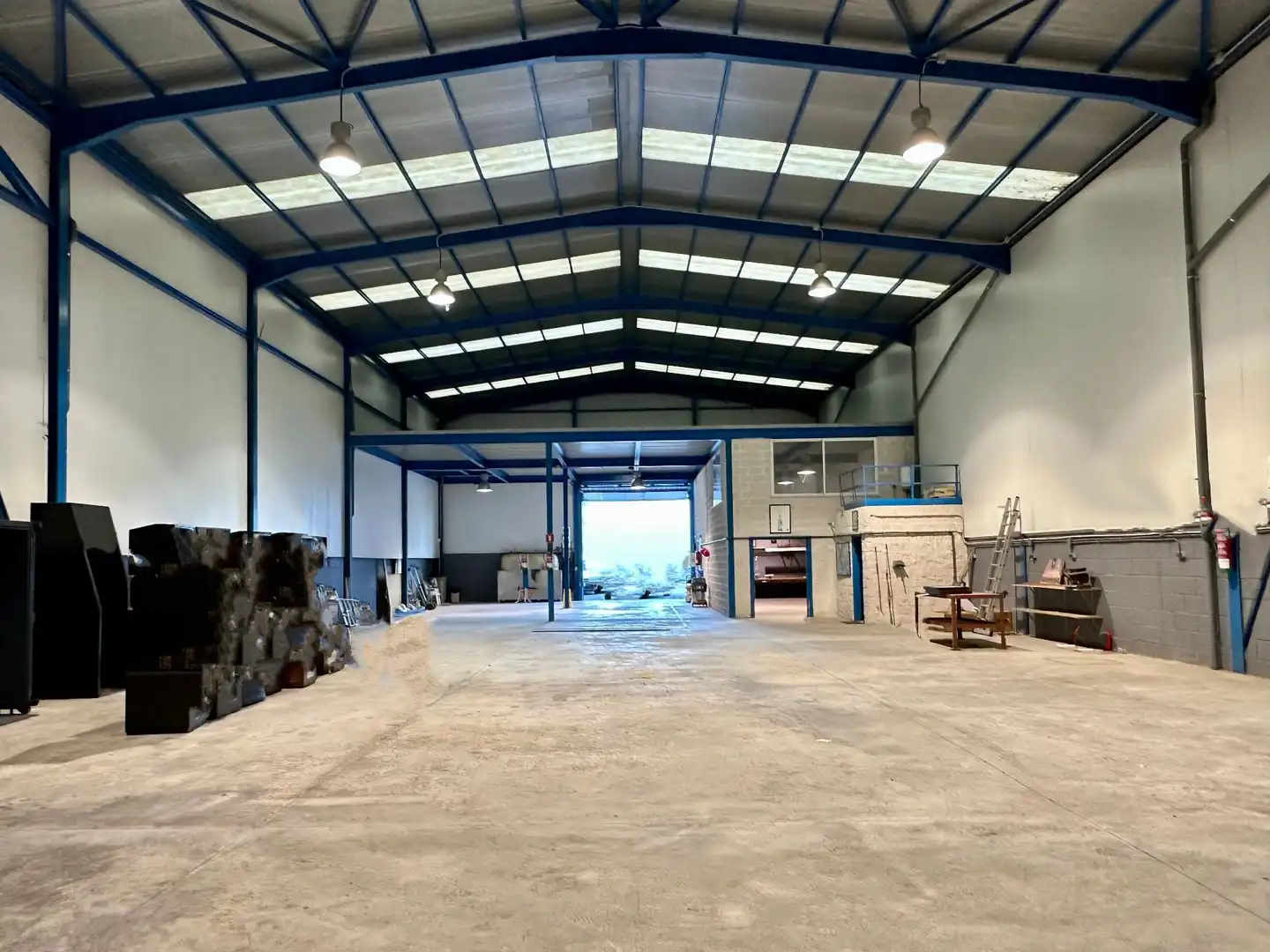 Nave industrial en alquiler en Cartes, imagen 3